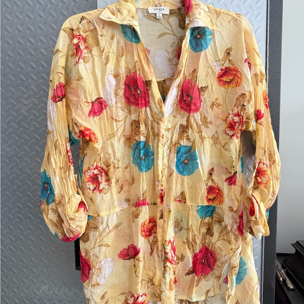 Umgee Red and Blue Puff Sleeve Blouse